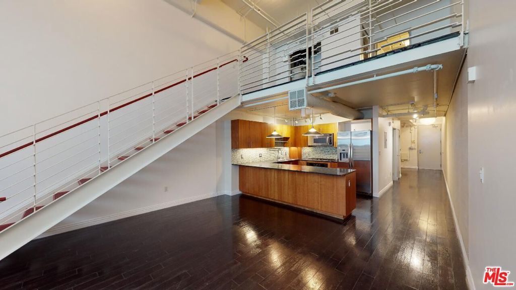 Photo of Listing #25582423