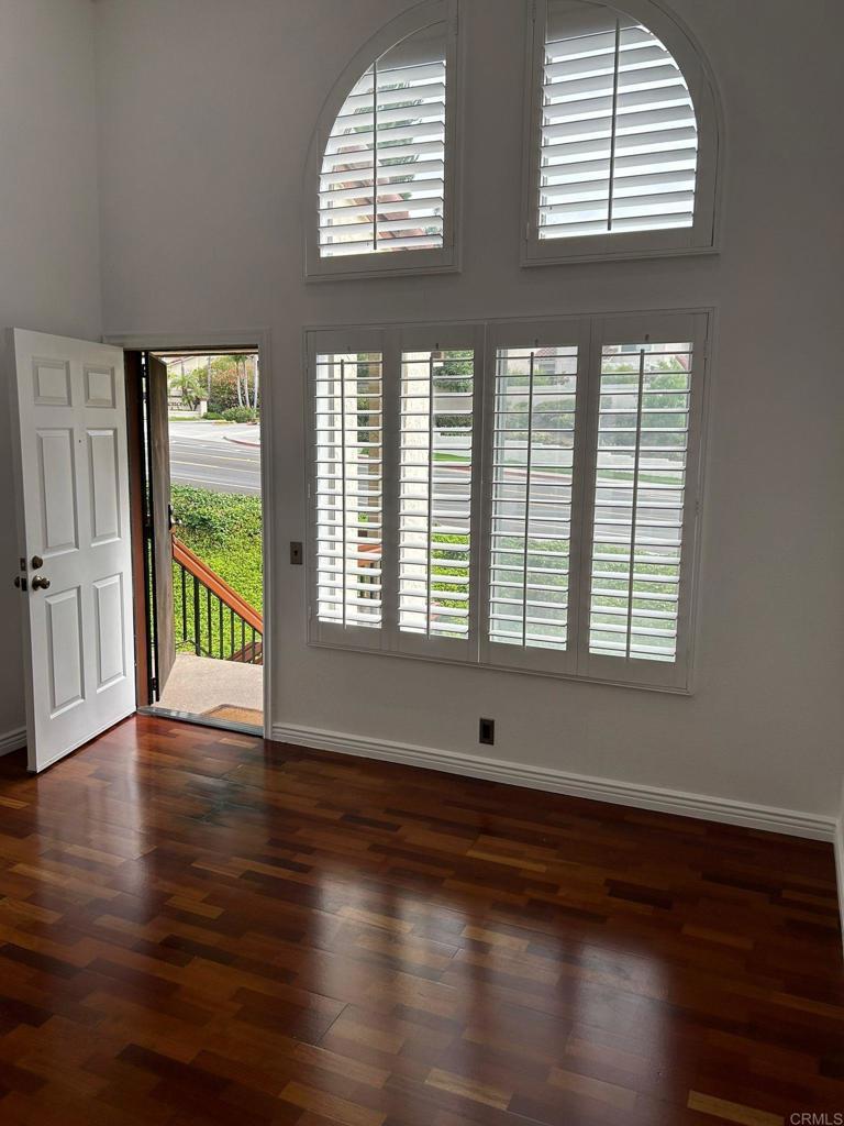 Photo of Listing #PTP2506464