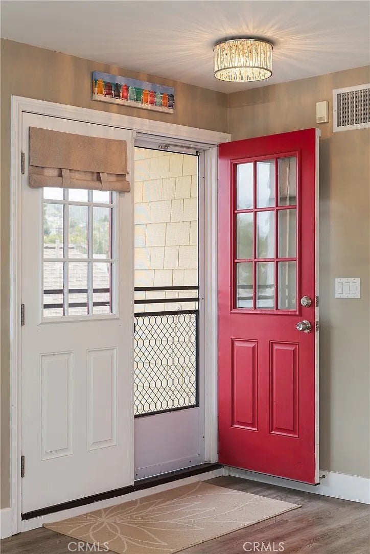 Photo of Listing #OC25189363