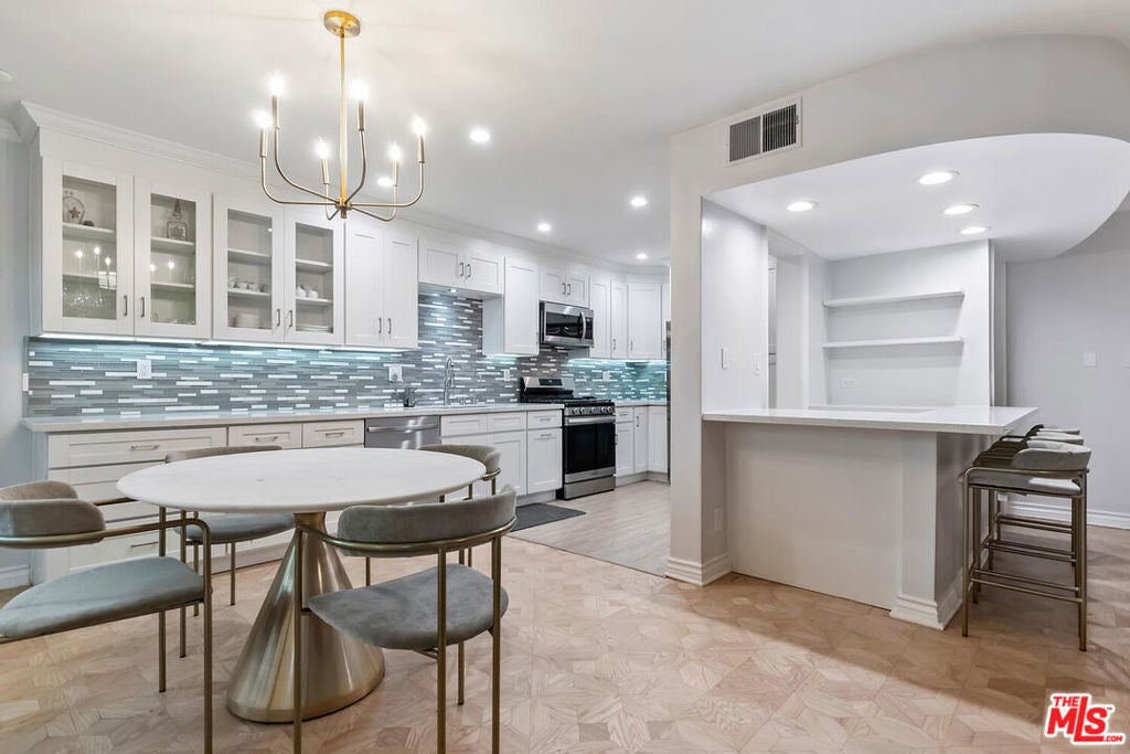 Photo of Listing #25583167