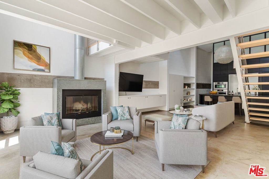 Photo of Listing #25578533