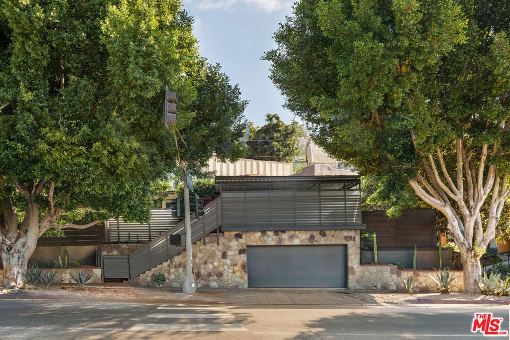 Photo of Listing #25581745