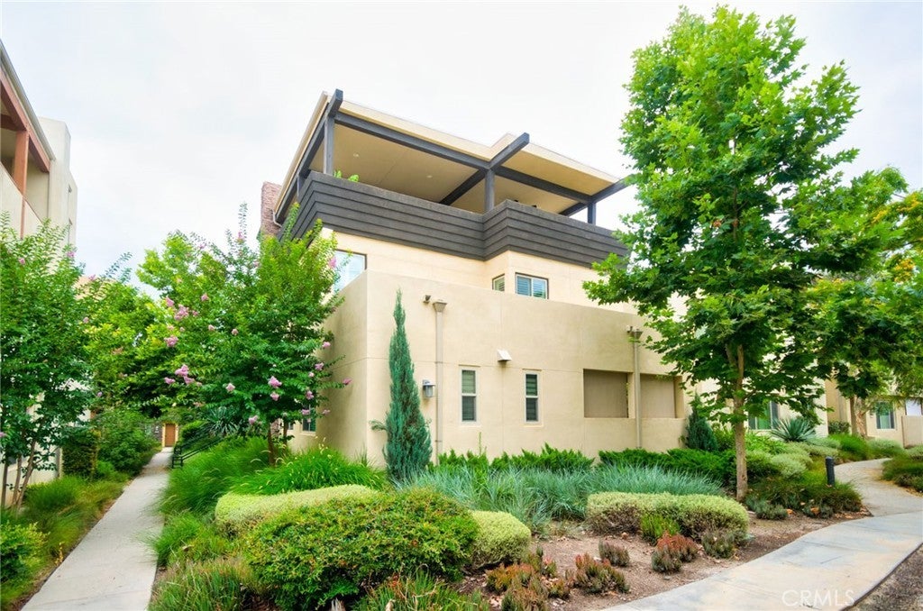 Photo of Listing #PW25192398