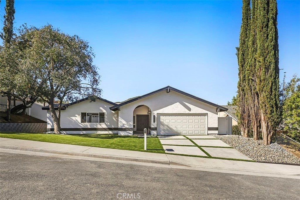 Photo of Listing #SR25192581