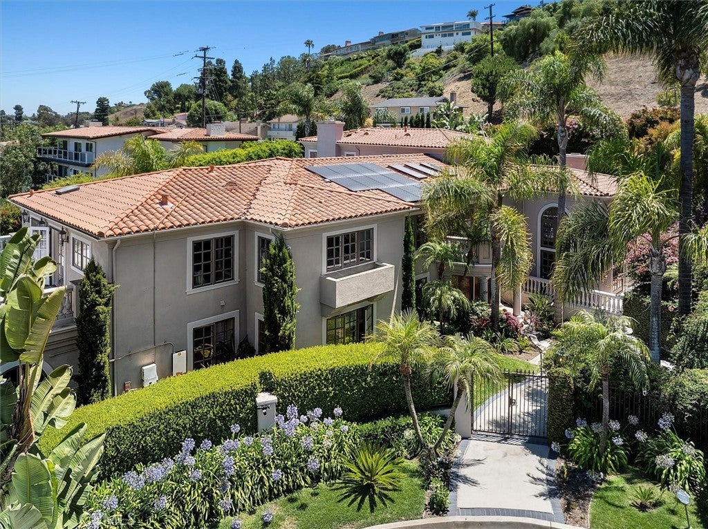 Photo of Listing #SB25191440