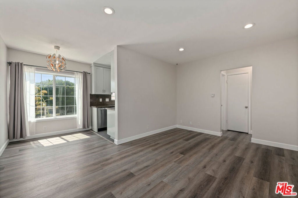 Photo of Listing #25583887