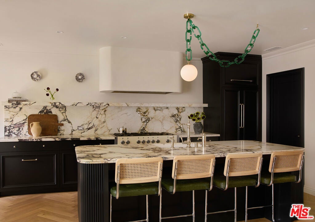 Photo of Listing #25583677