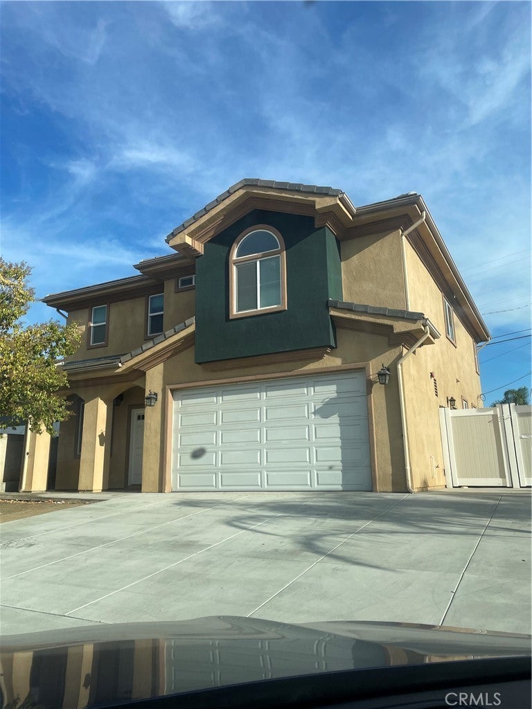 Photo of Listing #IV25193872