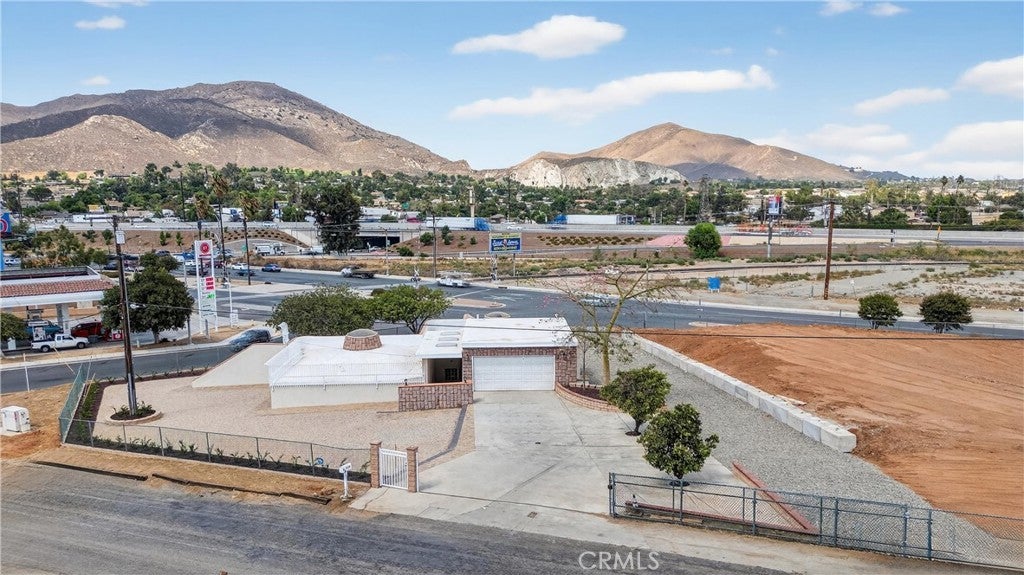 Photo of Listing #IV25194983