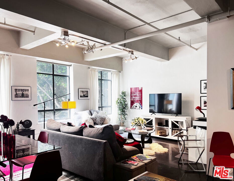 Photo of Listing #25584487