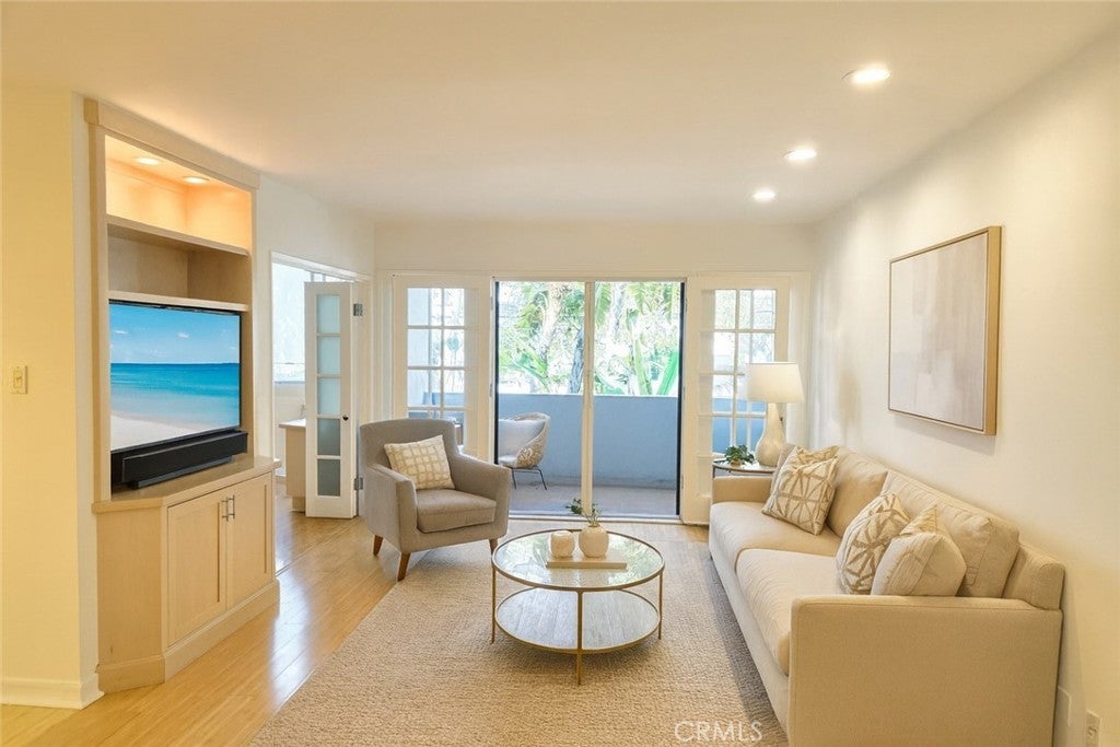 Photo of Listing #IV25193740