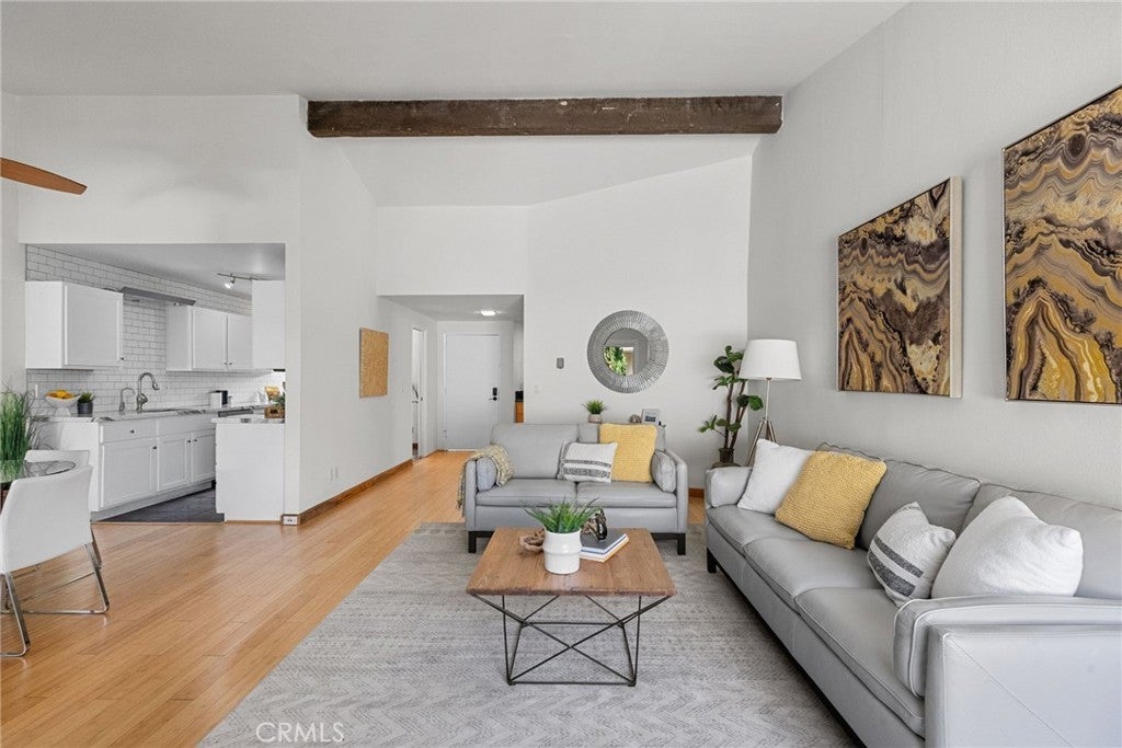 Photo of Listing #SB25190236