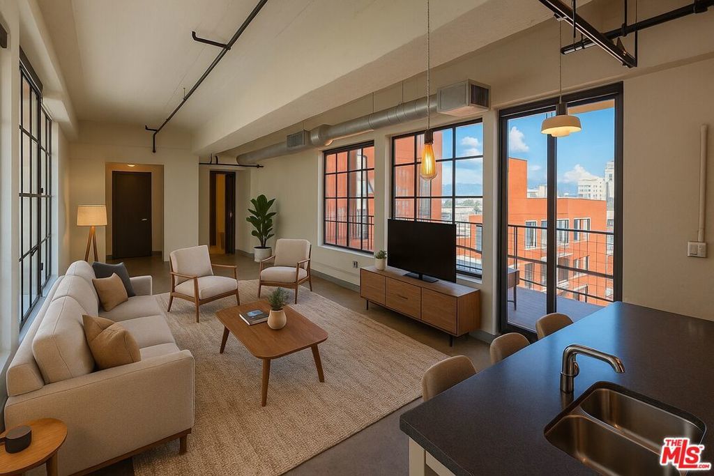 Photo of Listing #25584681