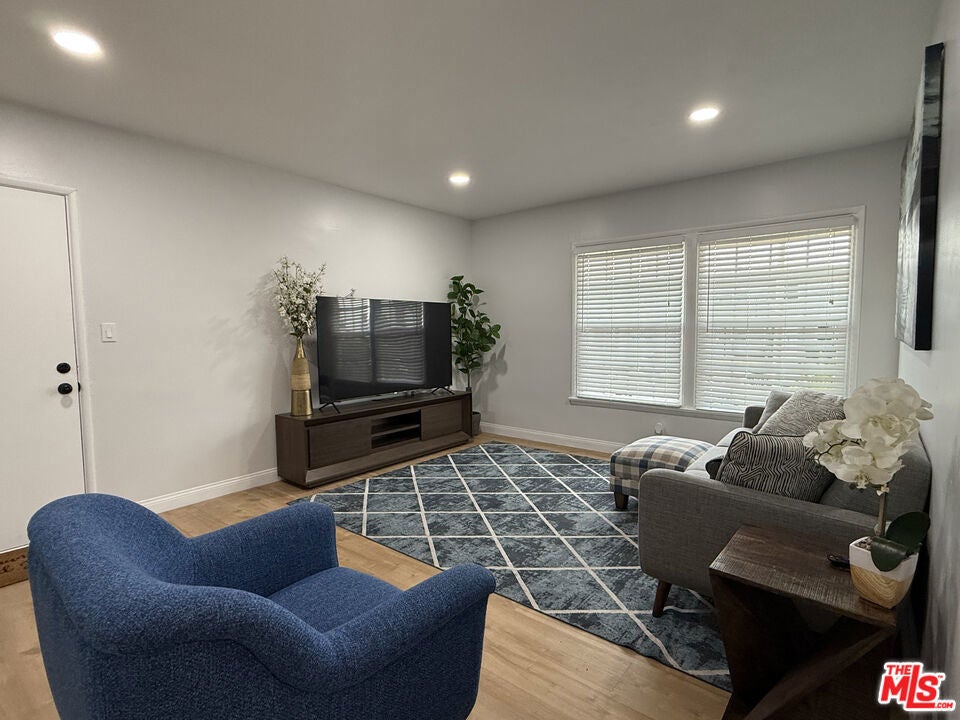 Photo of Listing #25585405