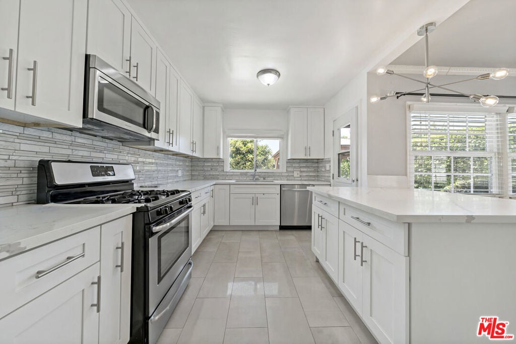 Photo of Listing #25585411