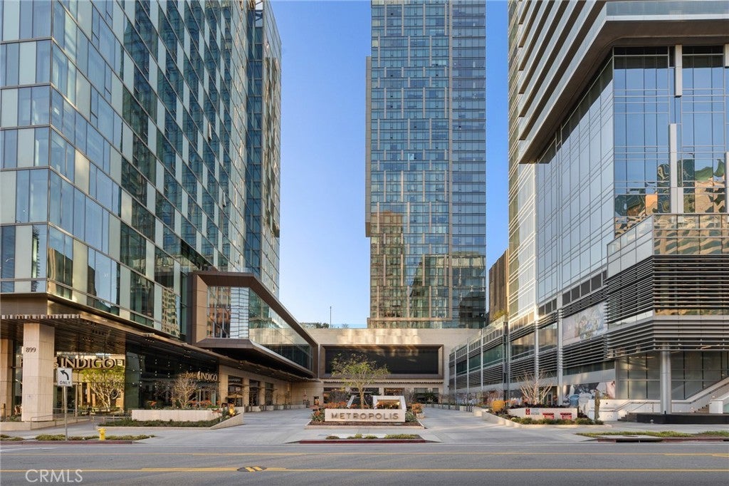 Photo of Listing #SB25195906