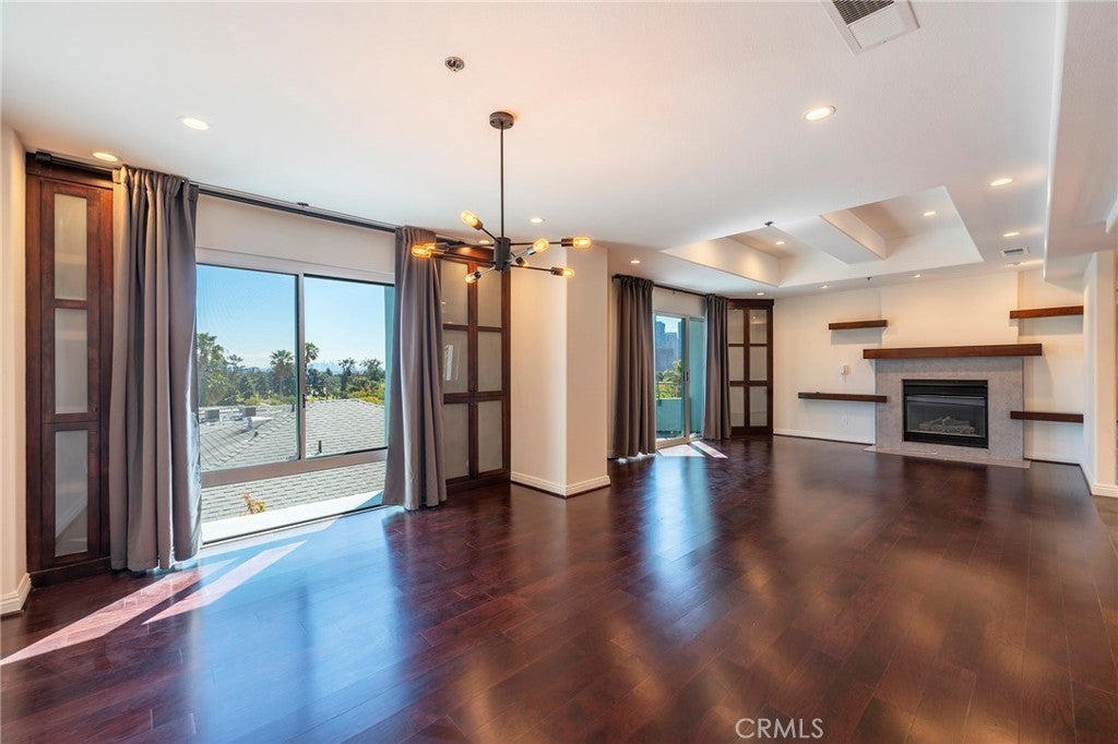 Photo of Listing #SB25195370