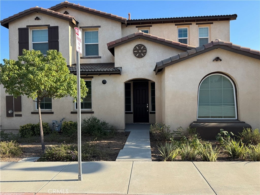 Photo of Listing #IV25196267