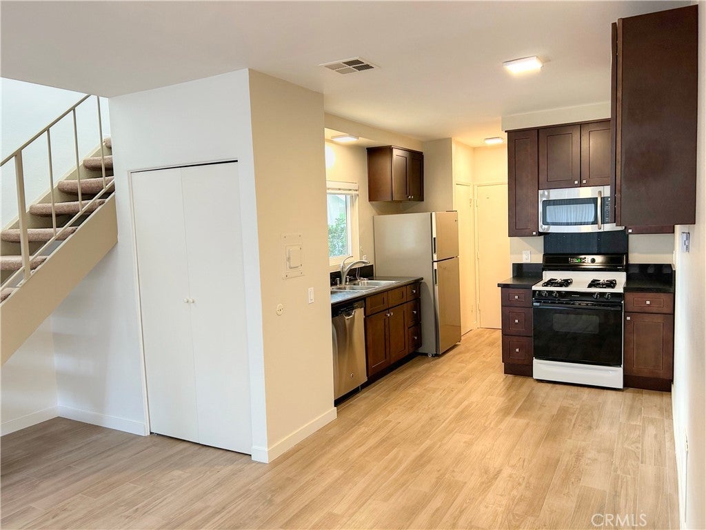 Photo of Listing #OC25196431