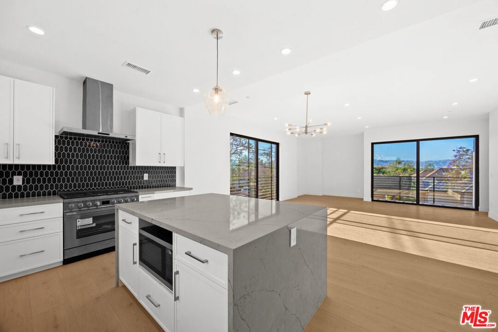 Photo of Listing #25585761