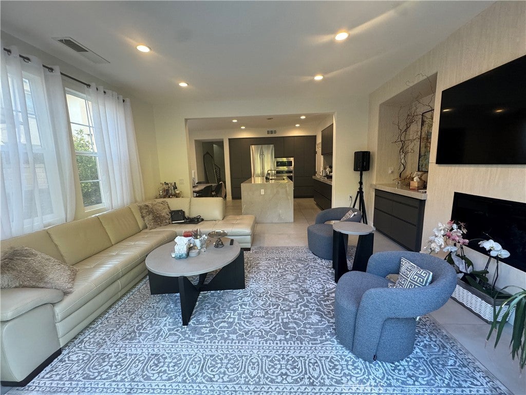 Photo of Listing #OC25196618