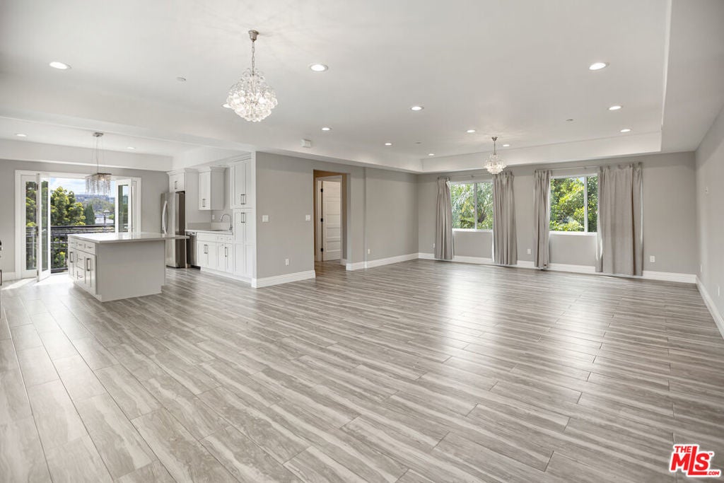 Photo of Listing #25585623