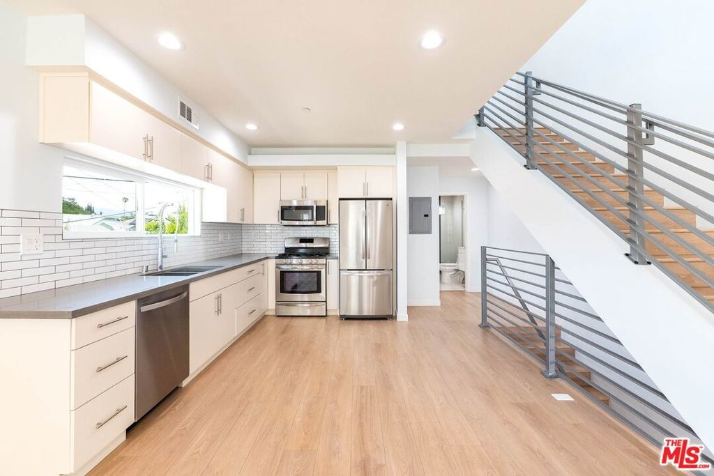 Photo of Listing #25585897