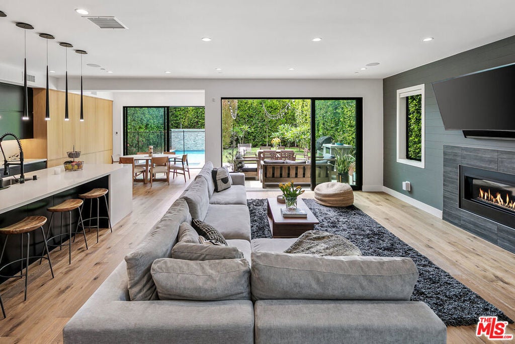 Photo of Listing #25578373