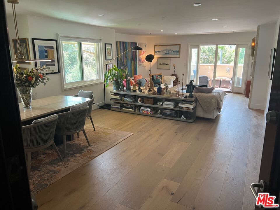 Photo of Listing #25574277