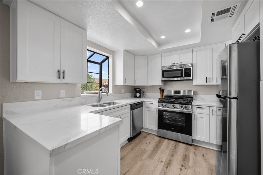 Photo of Listing #SR25197192