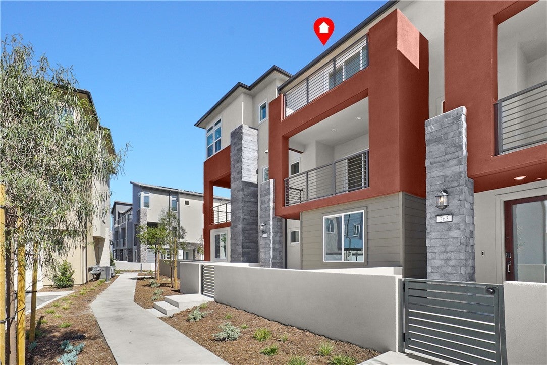 Photo of Listing #OC25197033