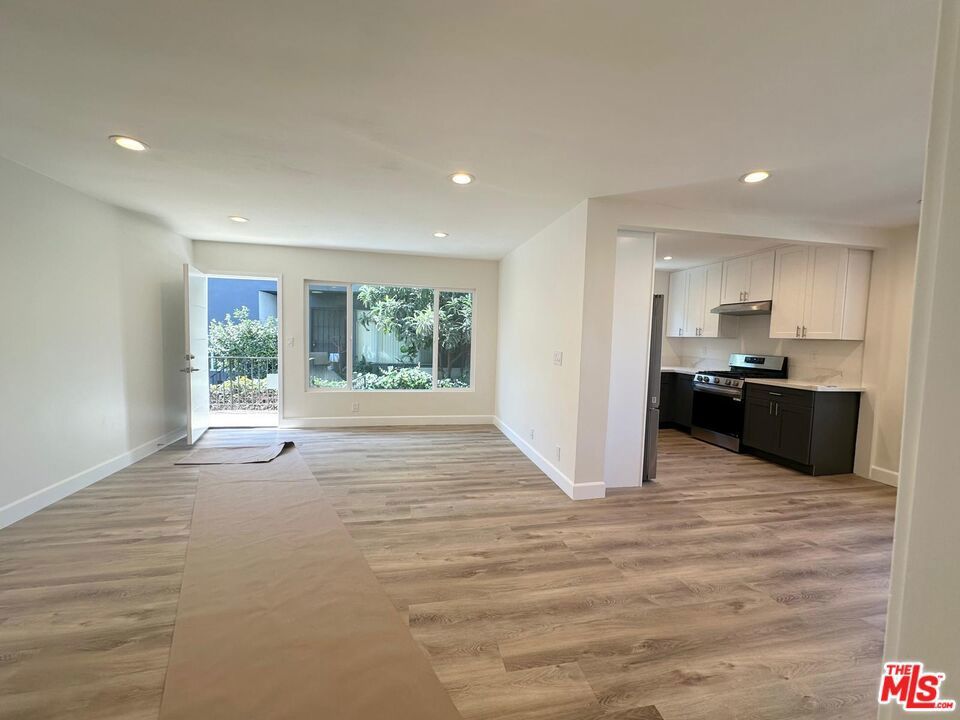 Photo of Listing #25585563