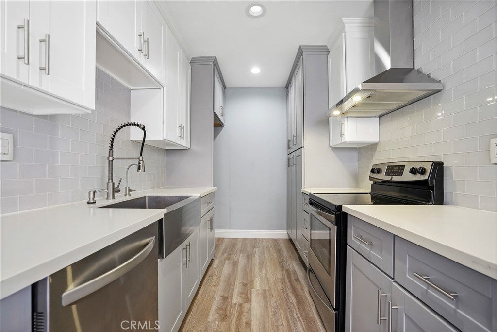 Photo of Listing #SR25197875