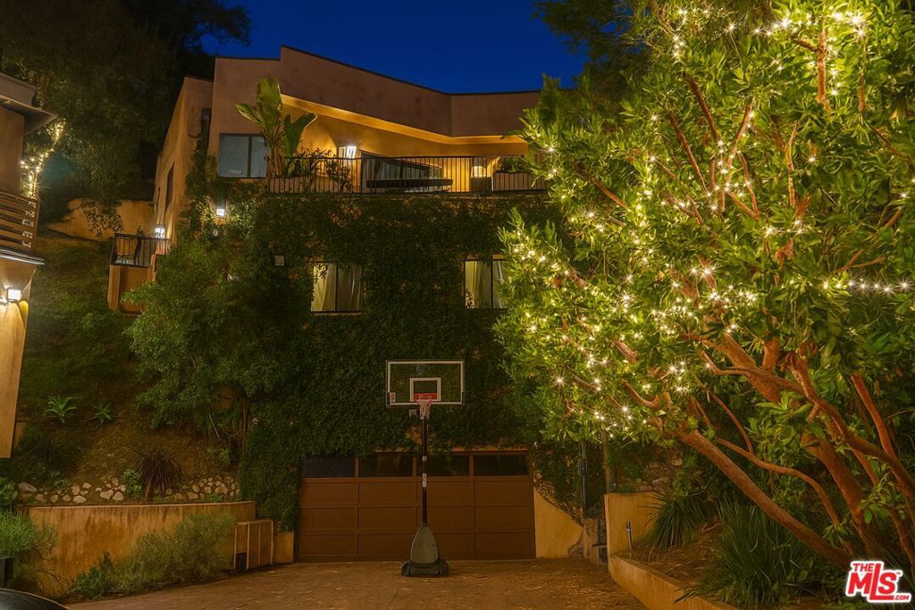 Photo of Listing #25587221