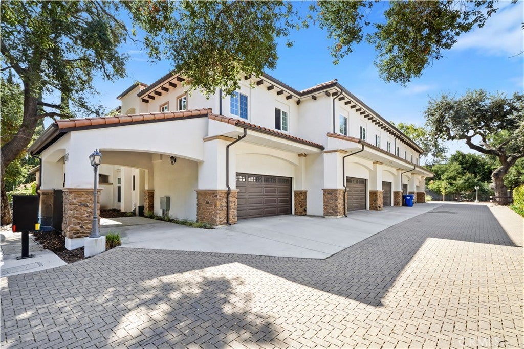 Photo of Listing #SR25198827