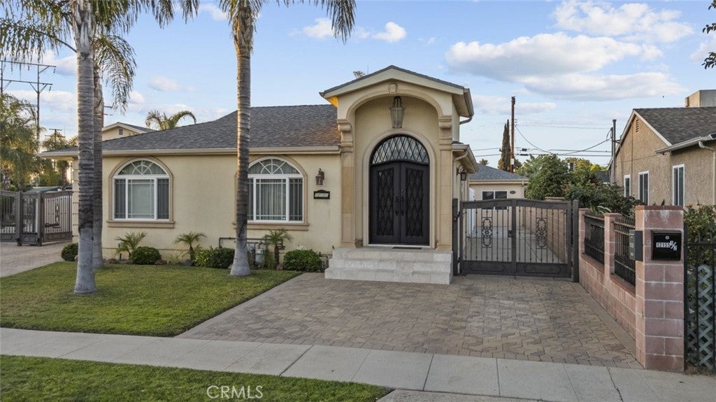 Photo of Listing #SR25198908