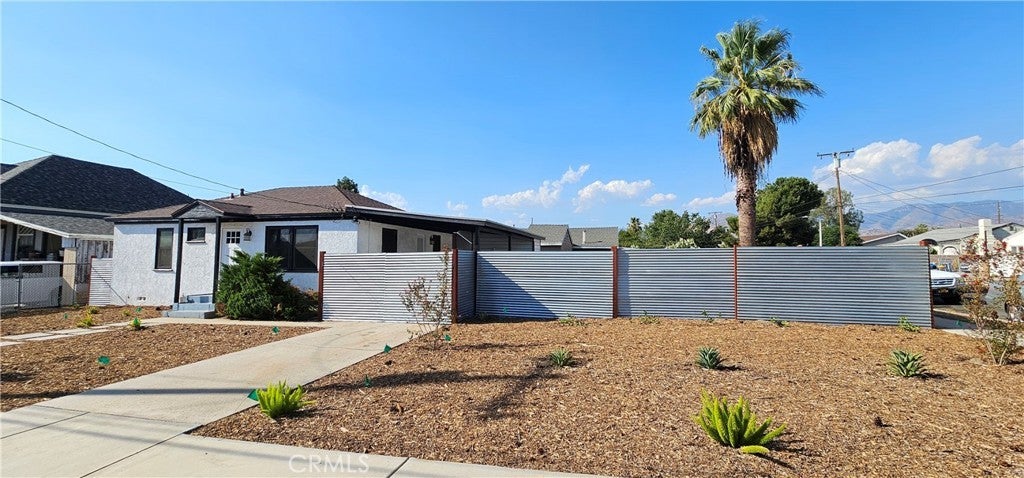 Photo of Listing #IV25199296