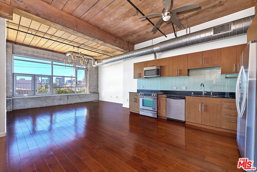 Photo of Listing #25587617