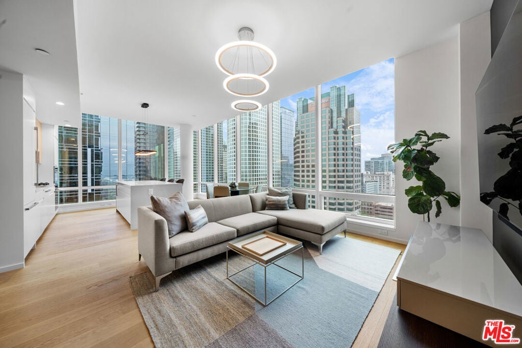 Photo of Listing #25586431