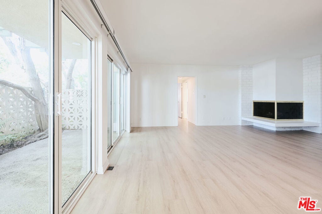 Photo of Listing #25584639