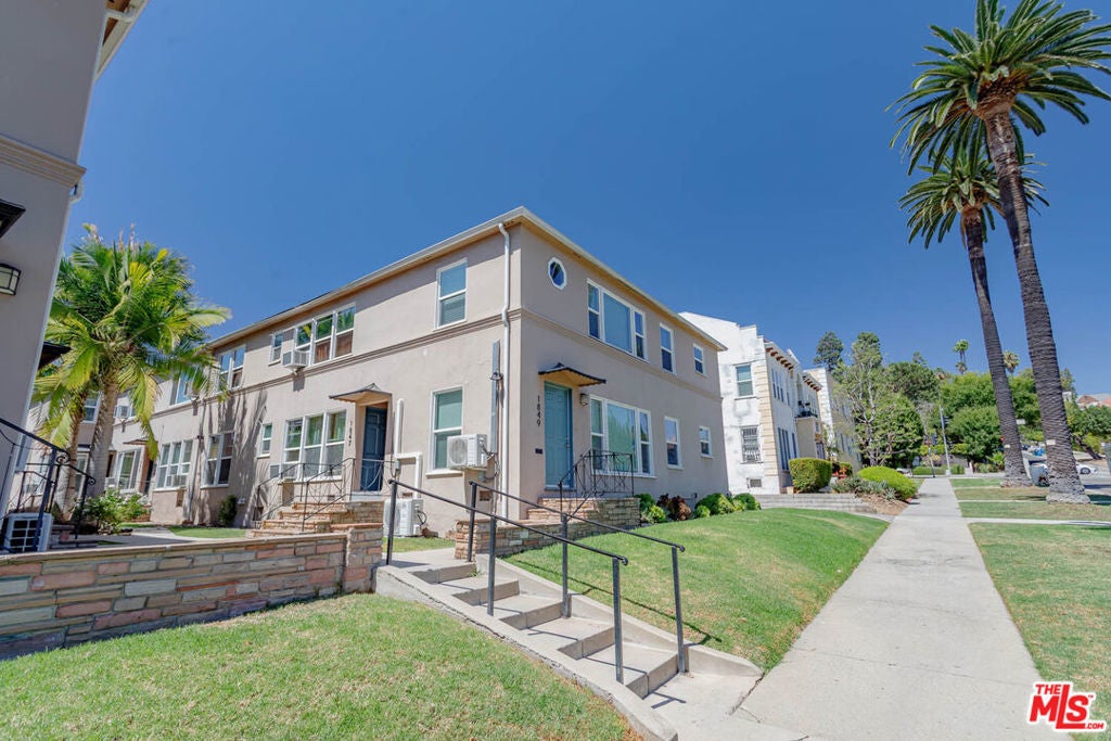 Photo of Listing #25587655