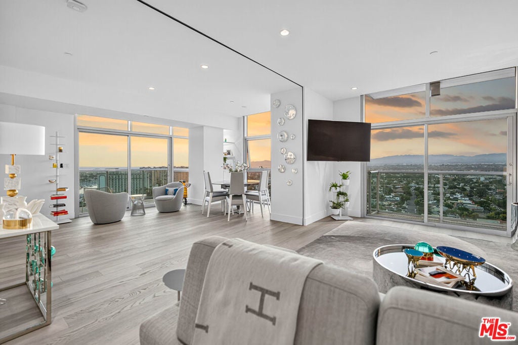 Photo of Listing #25587961