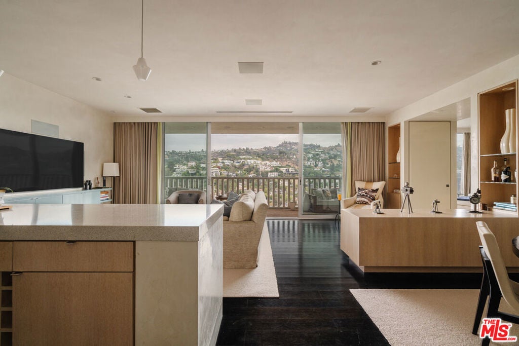 Photo of Listing #25588089