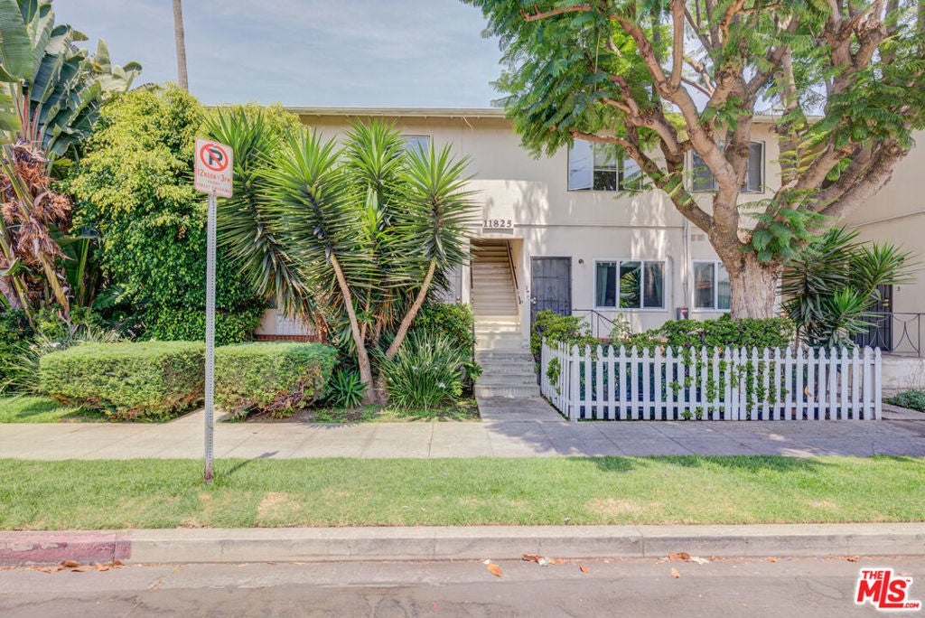 Photo of Listing #25588167