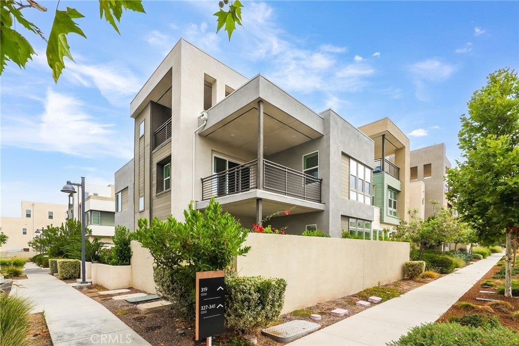 Photo of Listing #OC25200391