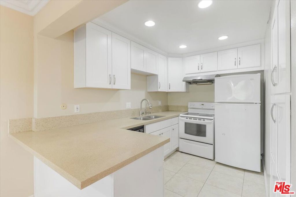 Photo of Listing #25588319