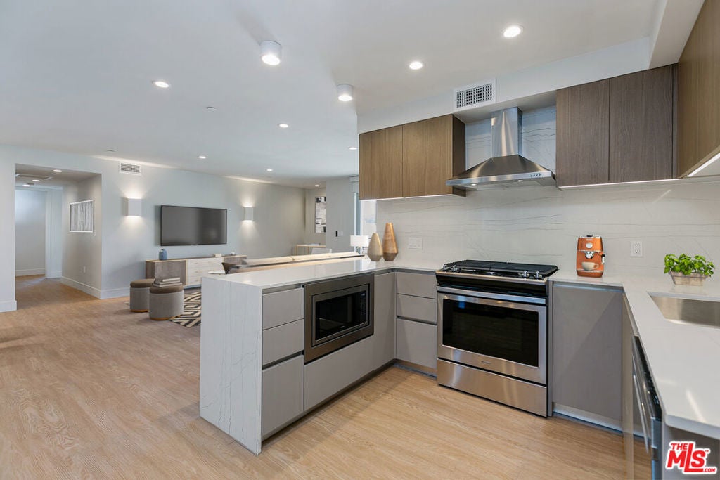 Photo of Listing #25588641