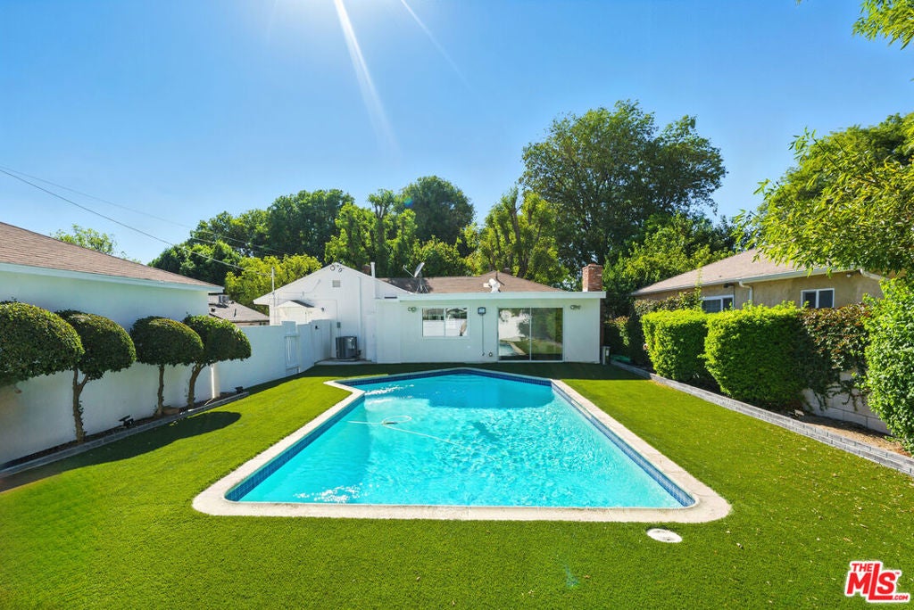 Photo of Listing #25588681