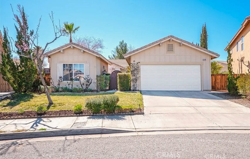 Photo of Listing #IV25202196