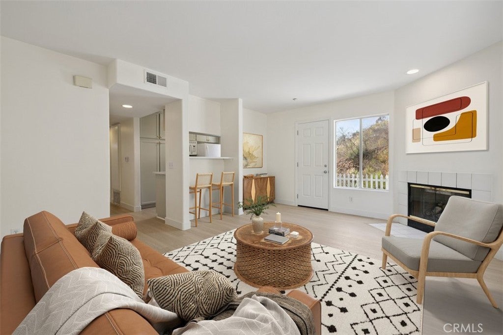 Photo of Listing #SR25197507